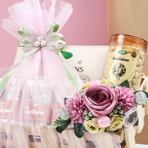 Premium Gift Hamper, 900g Net Contents Premium Gift Hamper, 900g Net Contents