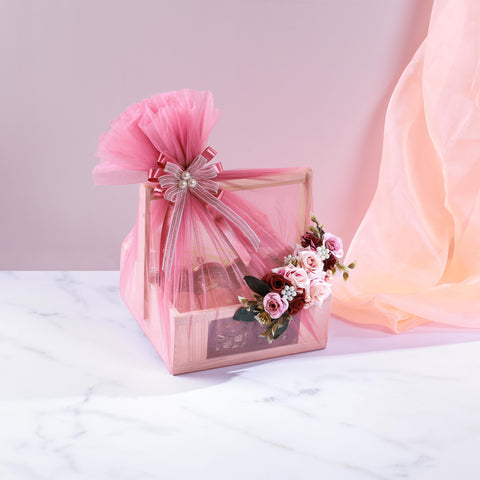 Gift Hamper Containing Dry Fruits Gift Hamper Containing Dry Fruits