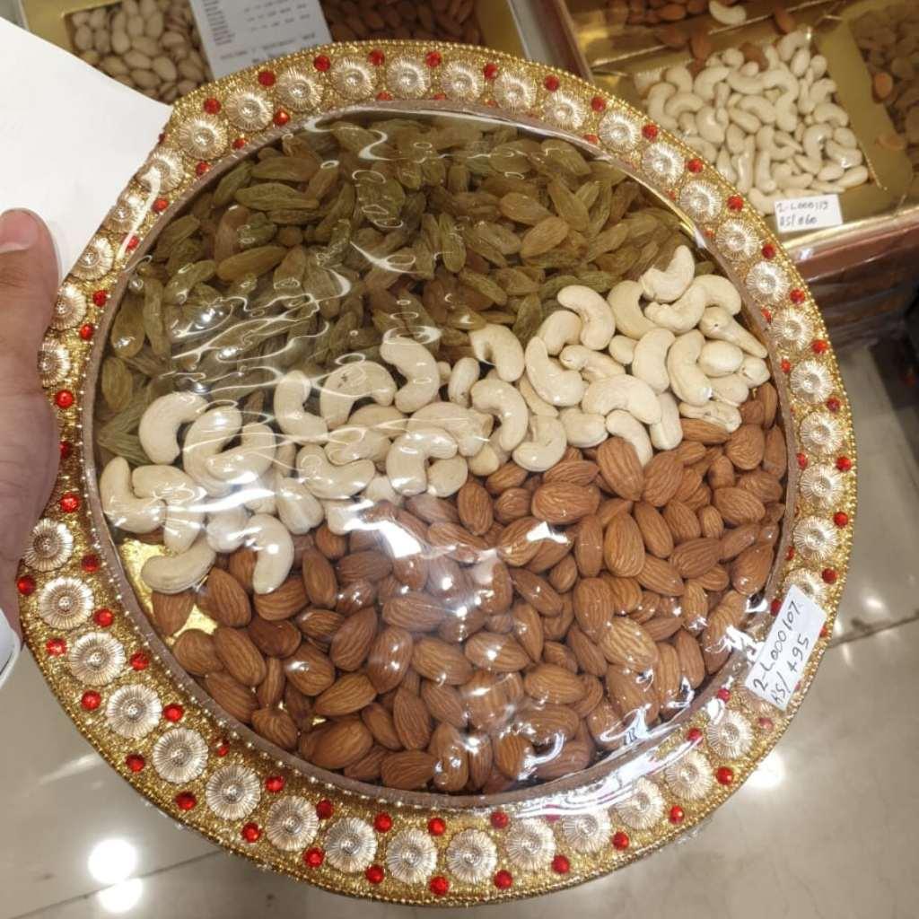 Get Premium Quality Dry Fruits Online Wooden Tray with 600Gms