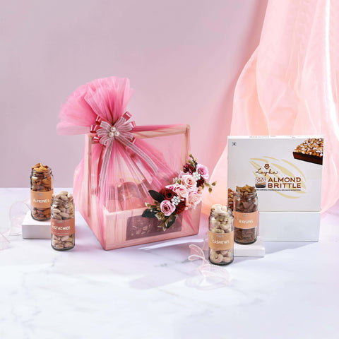 Gift Hamper Containing Dry Fruits Gift Hamper Containing Dry Fruits