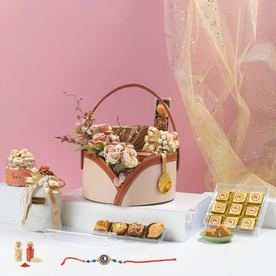 The Blush Luxe Basket, 680g Net Contents