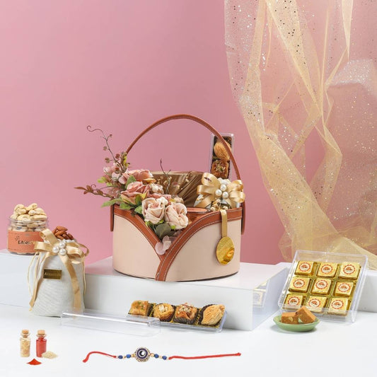 The Blush Luxe Basket, 680g Net Contents 1080