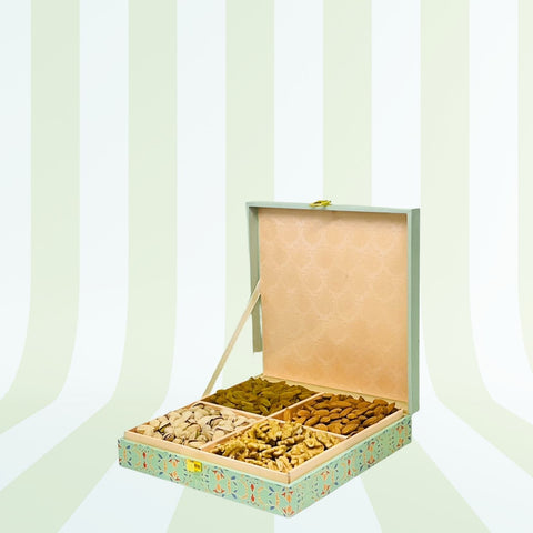 GIft Box Containing 4 Premium Dry Fruits, 1 Kg Net Dry Fruits