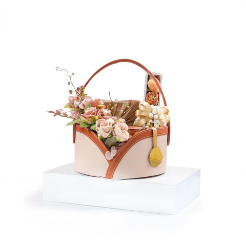 The Blush Luxe Basket, 680g Net Contents