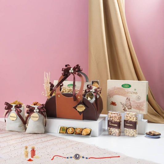 Cocoa Luxe Hamper, 915g Net Contents 1080