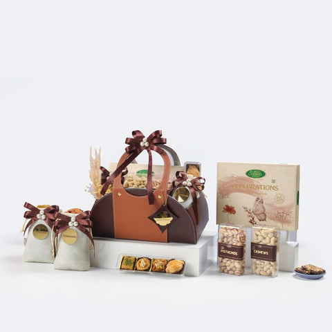 Cocoa Luxe Hamper, 915g Net Contents