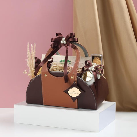 Cocoa Luxe Hamper, 915g Net Contents