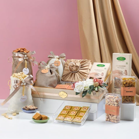 The Blush Luxe Basket, 1.410 Kg Net contents