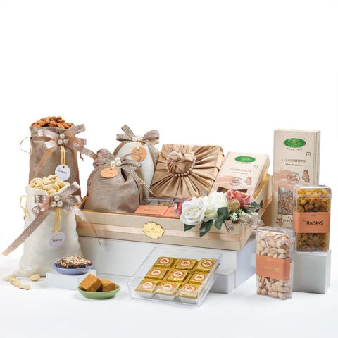 The Blush Luxe Basket, 1.410 Kg Net contents