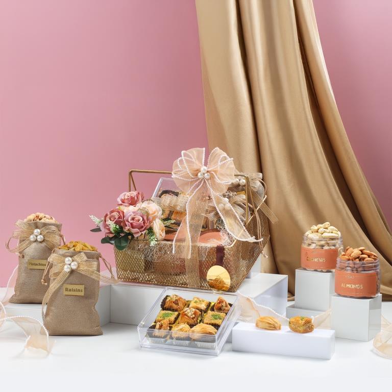 The Royal Radiance Gift Hamper, 1.025 kg Net Contents