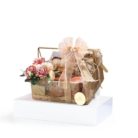 The Royal Radiance Gift Hamper, 1.025 kg Net Contents