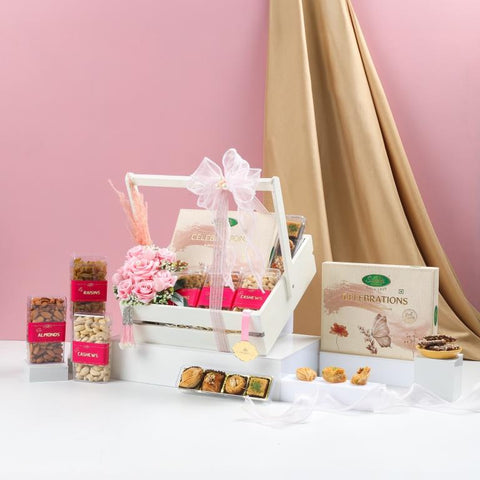 The Floral Pink Hamper, 740g Net contents