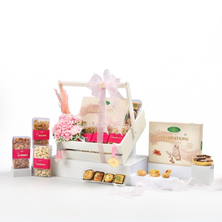 The Floral Pink Hamper, 740g Net contents