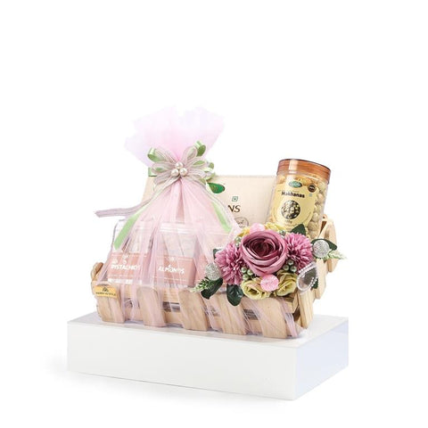 Blush Bloom Luxe Hamper, 900g Net Contents