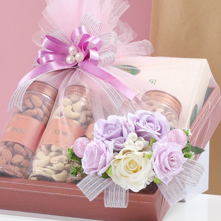 Lavender Grace Premium Hamper, 800g Net Contents