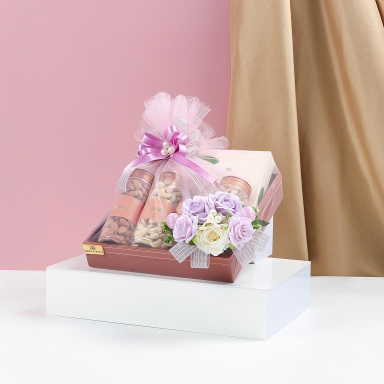 Lavender Grace Premium Hamper, 800g Net Contents