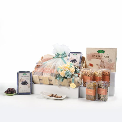 Lavender Grace Premium Hamper, 1.460 Kg Net Contents