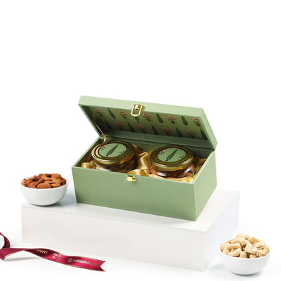 Mini Almond & Cashew Delight Box, 380g Net Contents