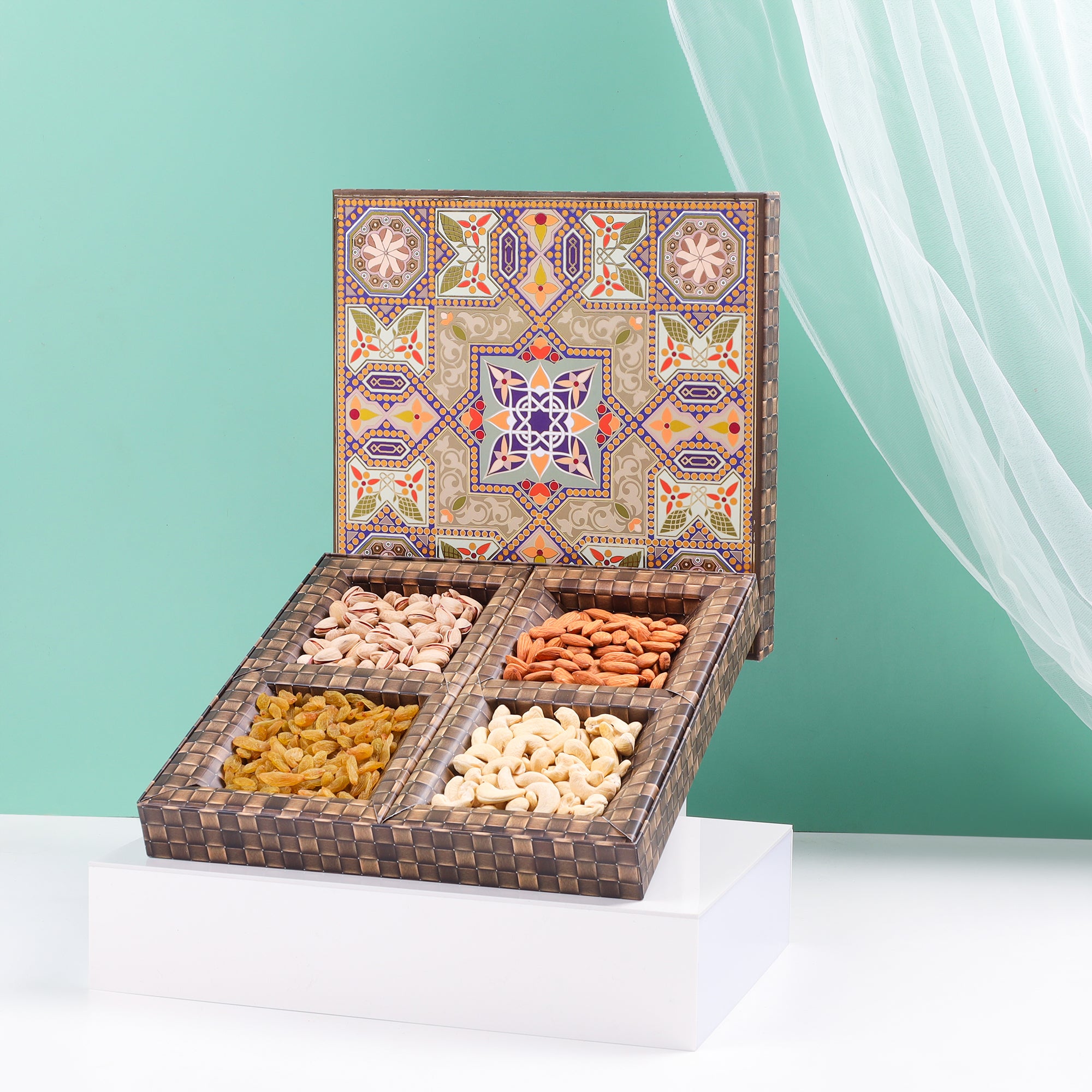 Premium Gift Box, 1 Kg Net Contents