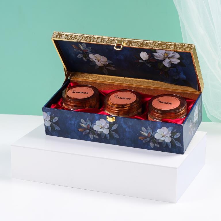 Elegant Trio Nut & Raisins Gift Box, 570g Net Contents