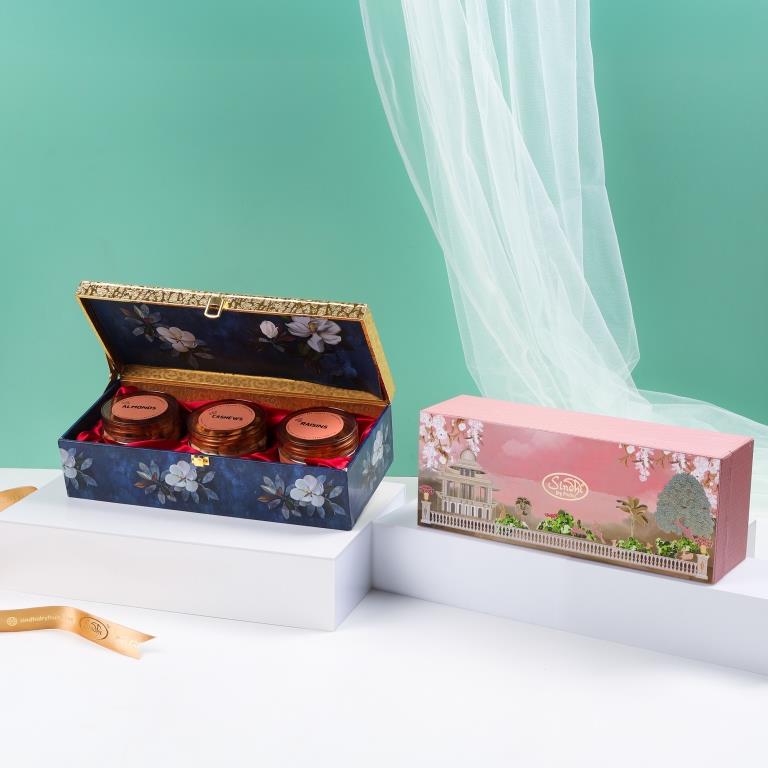 Elegant Trio Nut & Raisins Gift Box, 570g Net Contents