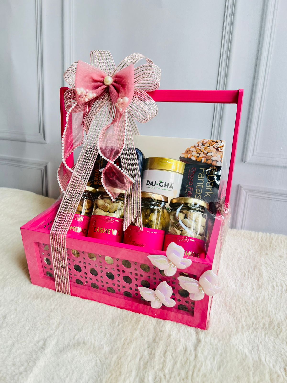 Premium Gift Hamper Containing Dry fruits