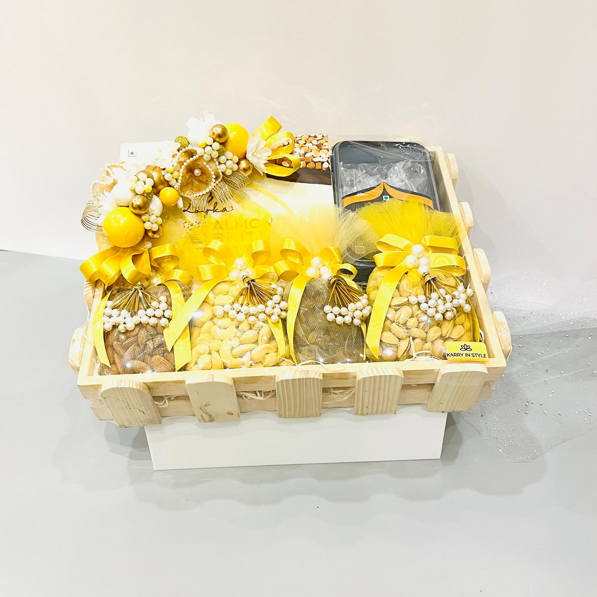 Premium Gift Hamper Containing Dry Fruits