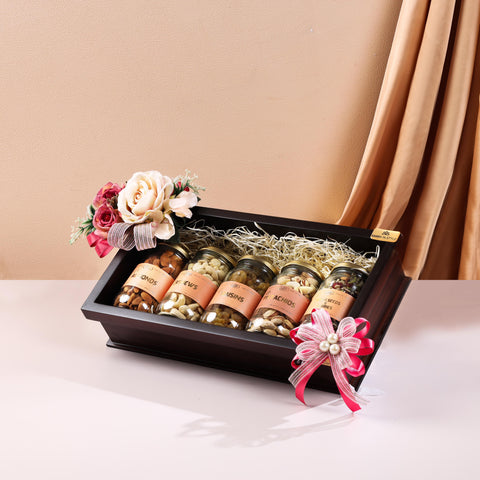 Gift Hamper Containing Dry fruits