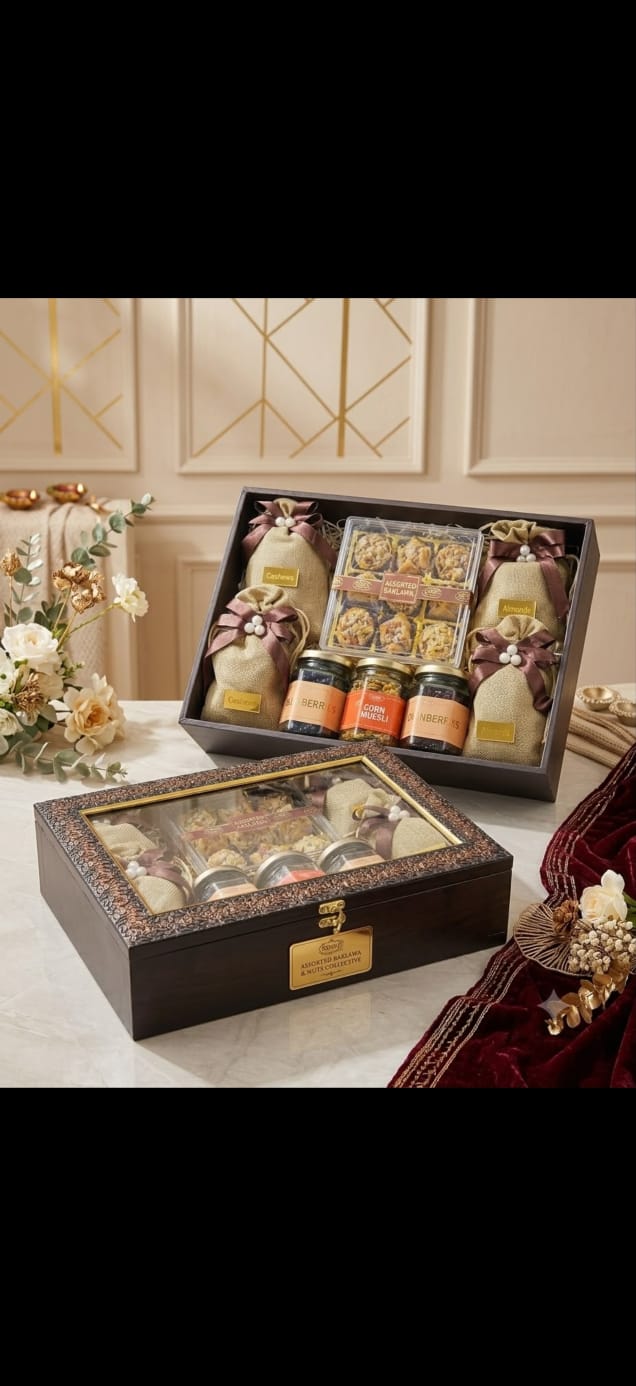 Festival Dry Fruits & Berries Gift Box — Almonds, Cashews, Pistachio, Raisins & Berries, 1.17 Kg — front pack