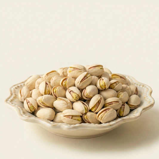 नमकीन और भुना हुआ पिस्ता, छिलकों के साथ 2000